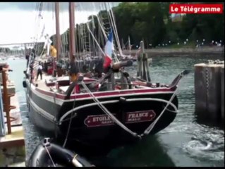 Douarnenez (29). La jolie manoeuvre de l'Etoile de France