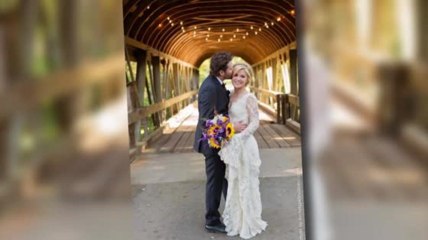 Descargar video: Kelly Clarkson Marries Brandon Blackstock