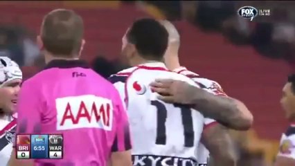 Maç Sırasında Sahaya İşemek