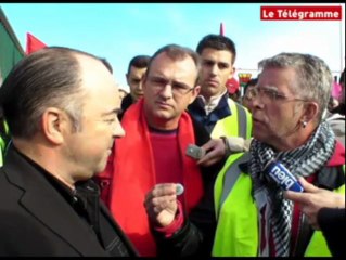 Lanester (56). Près de 300 manifestants au salon de l'auto