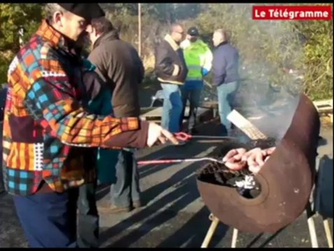 Yffiniac (22). Néolait : les salariés empêchent la direction d'entrer sur le site