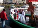 Vannes (56). L'arrivée du Père Noël par bateau