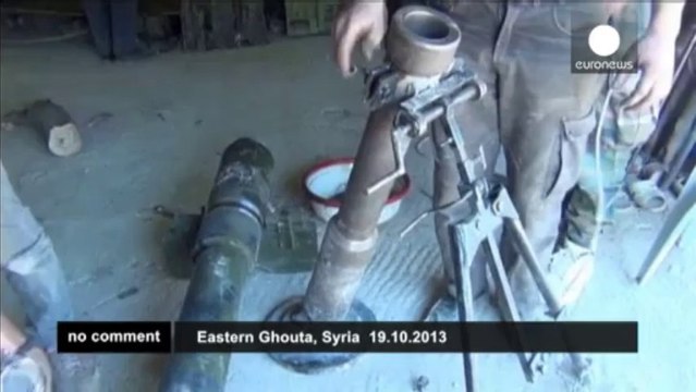 Syrian blacksmiths work as weapon factories