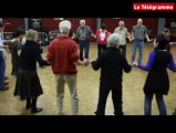 Quimperlé (29). Petit cours de danses bretonnes