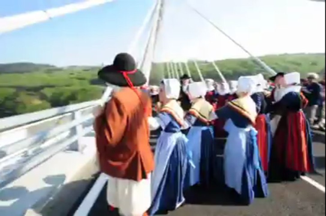 Argol (29). Inauguration du pont de Térénez (2/4)