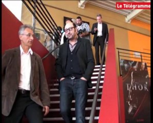 Saint-Brieuc. Kad Merad présente son "Monsieur Papa"