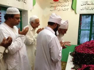 HAM DUNYA BASANEY CHALE HEIN AAO HAMARE SATH CHALO 1 August 2012