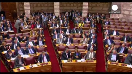 Il Parlamento greco lascia a secco Alba Dorata