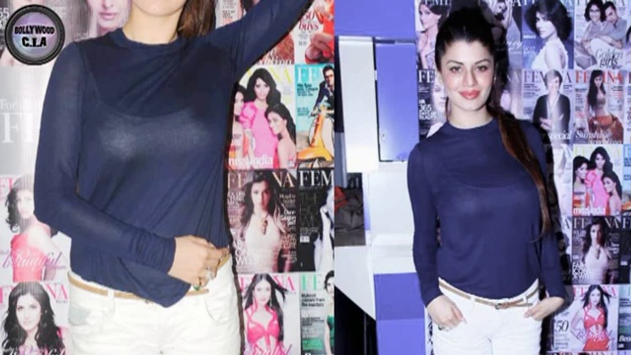 Kainaat Arora flaunts her BRA