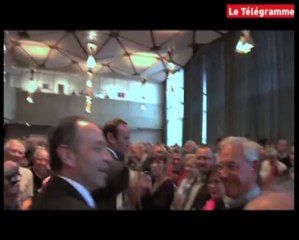 Download Video: Vannes. Copé acclamé par les militants UMP