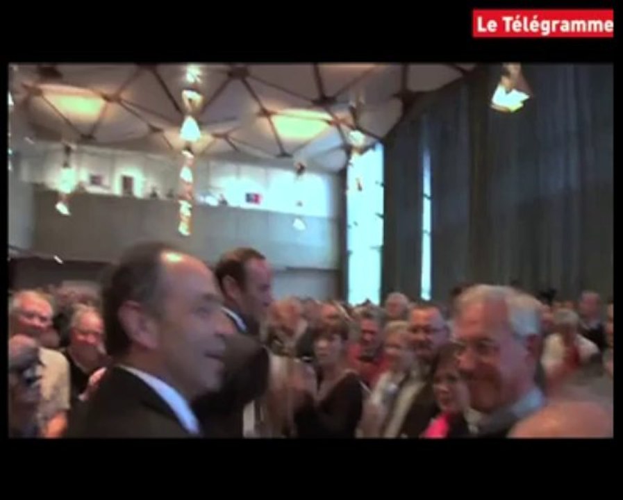 Vannes. Copé acclamé par les militants UMP