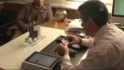 Sahte belgeyle adına 2 bin 500 liralık akıllı telefon aldılar