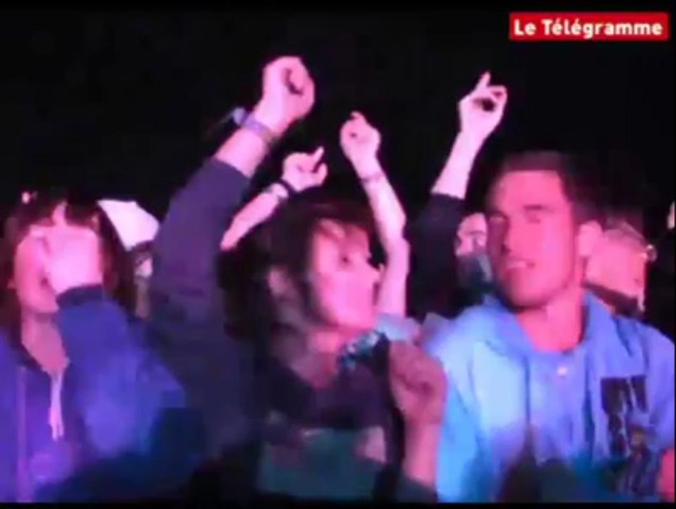 Vieilles Charrues. Impressionnant show des Chemical Brothers