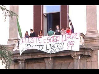 Napoli - Scontri di Roma, gli studenti: "Liberate Sara e Celeste" (22.10.13)