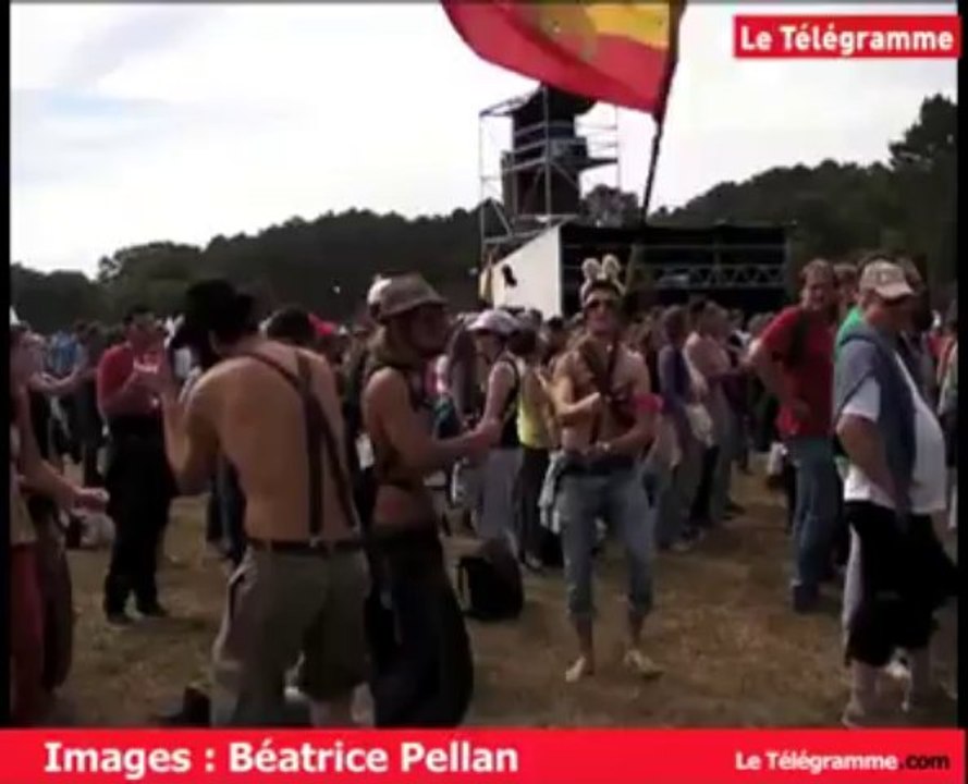 Bout du Monde. La Fanfare Ciocarlia met l'ambiance