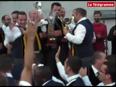 Festival interceltique. Le bagad Kemper explose de joie