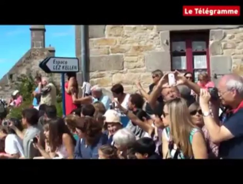 Brélès (29). Noce bretonne du début du siècle