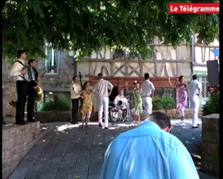 Saint-Brieuc. Dominique Moisan tourne un clip en centre-ville