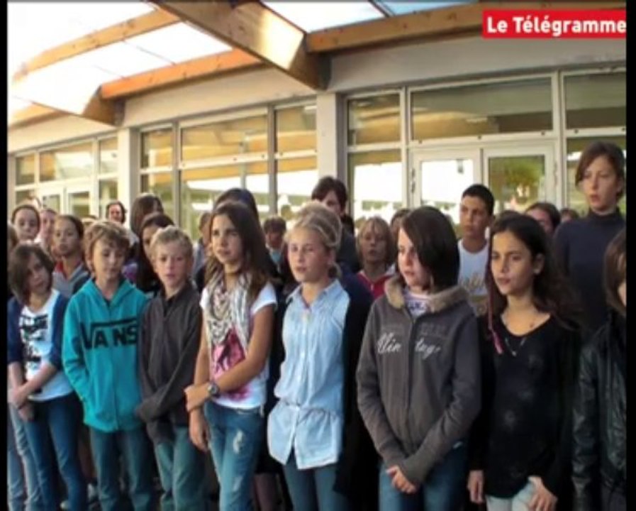 Paimpol. Le chant des partisans au collège Marie-José Chombart de Lauwe