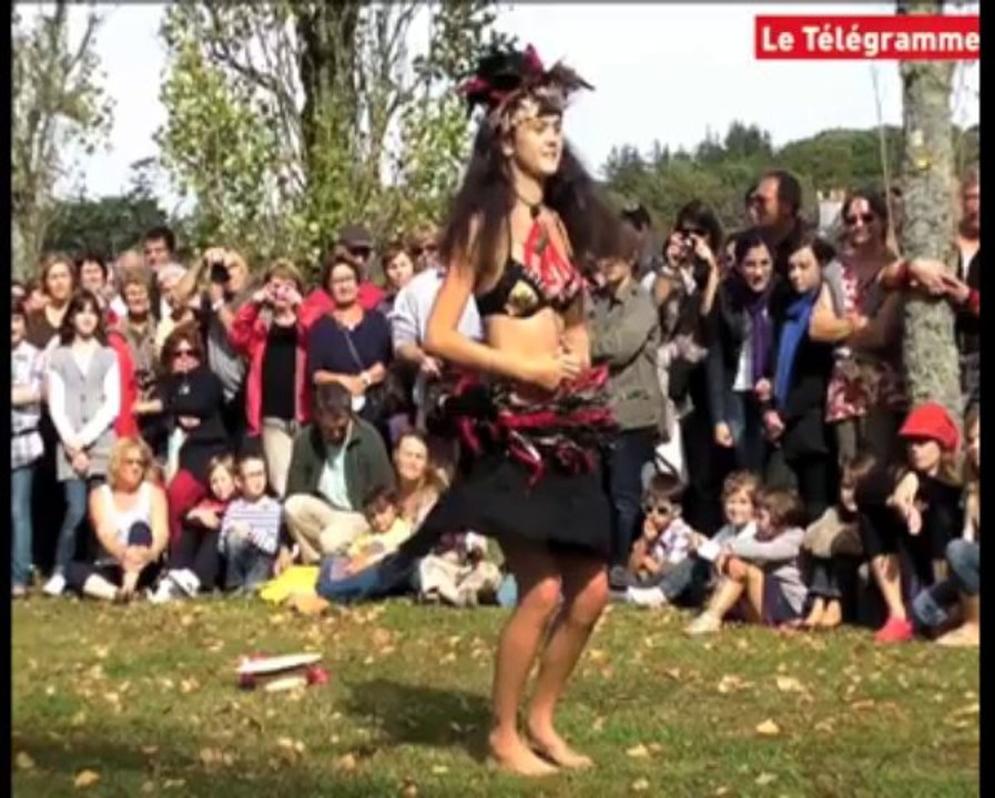 Daoulas (29). Vahinés et pirogues débarquent au port