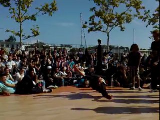 Download Video: Vannes. Les jeunes conseillers organisent un battle de hip-hop