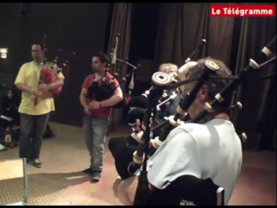 Carhaix. Zebra prépare un album avec le bagad