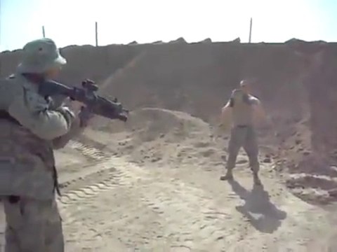 Soldat US se fait tirer dessus au lance-grenades