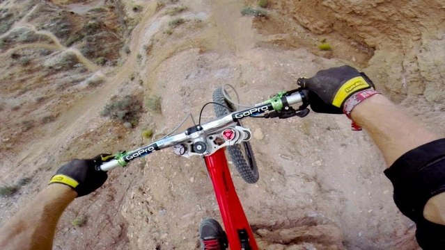 GoPro : Backflip au-dessus d'un canyon - Kelly McGarry Red Bull Rampage 2013