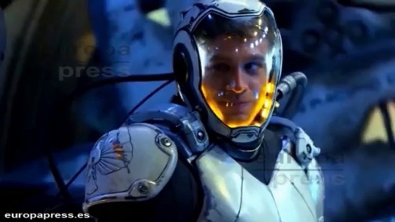 Hunnan rompe su silencio tras dejar '50 sombras de Grey'