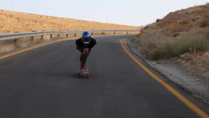Pire accident de LongBoard : Steven Kler s'éclate sur le rail de sécurité.