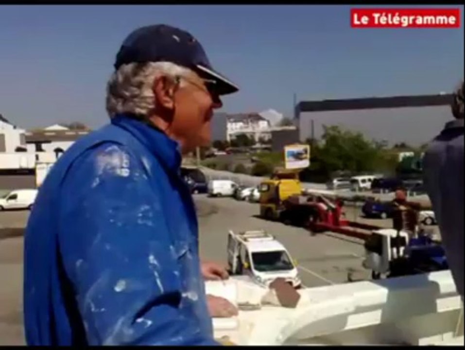 Lorient (56). Le Biche a reçu ses deux mâts