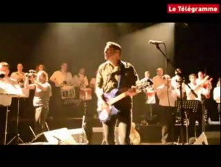 Carhaix. Pulp Fiction version Zebra & Bagad Karaez