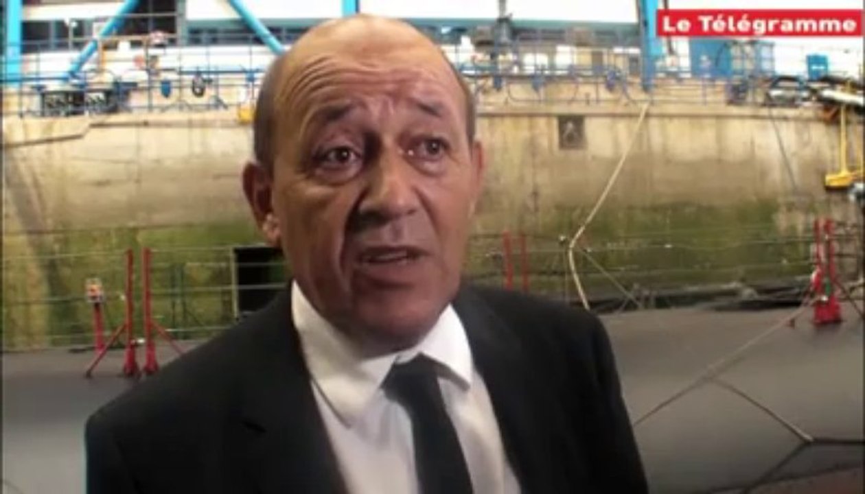 Brest (29). Jean-Yves Le Drian à l'Ile Longue