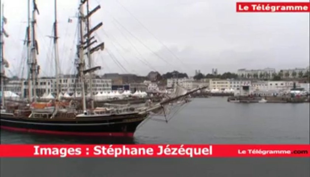 Tonnerres de Brest 2012. L'arrivée des premiers bateaux