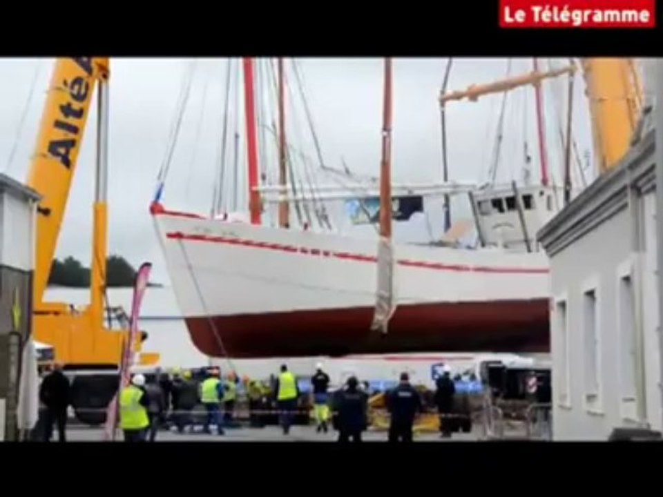 Tonnerres de Brest. La Fée de l'Aulne mise à l'eau