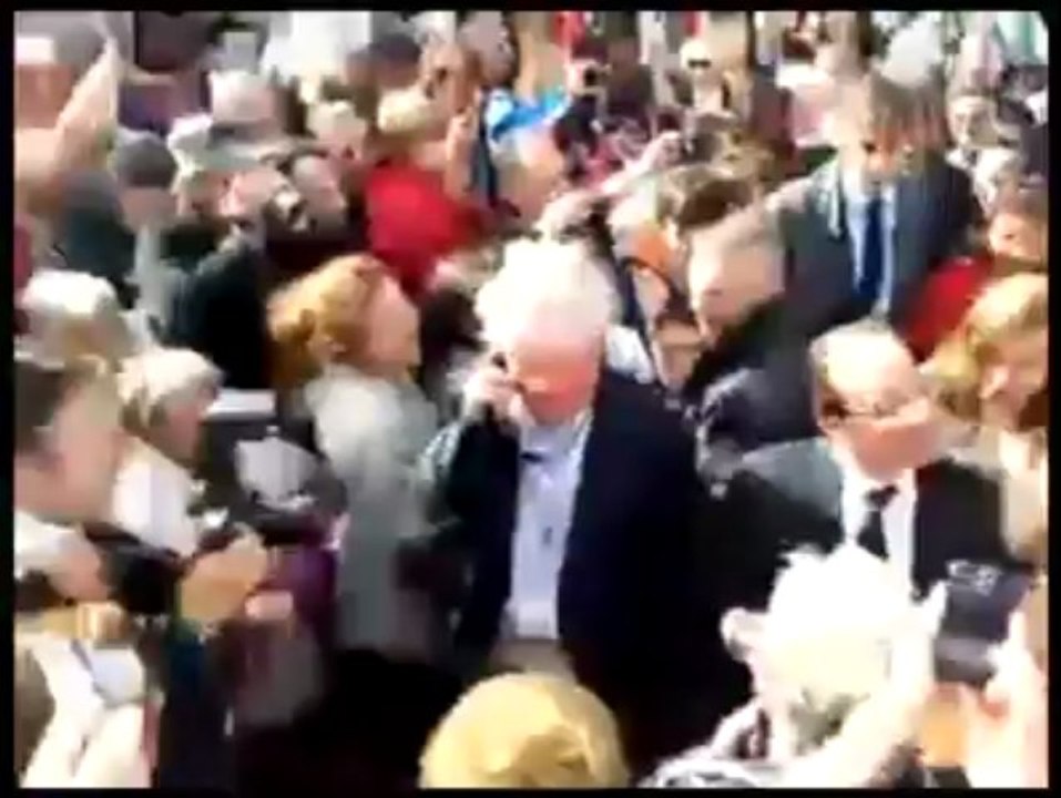 Tonnerres de Brest. Le bain de foule de Hollande en direct