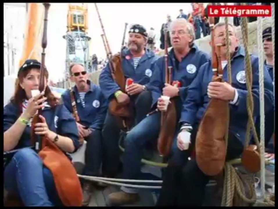 Tonnerres de Brest. Sacrée ambiance sur le Marche Avec
