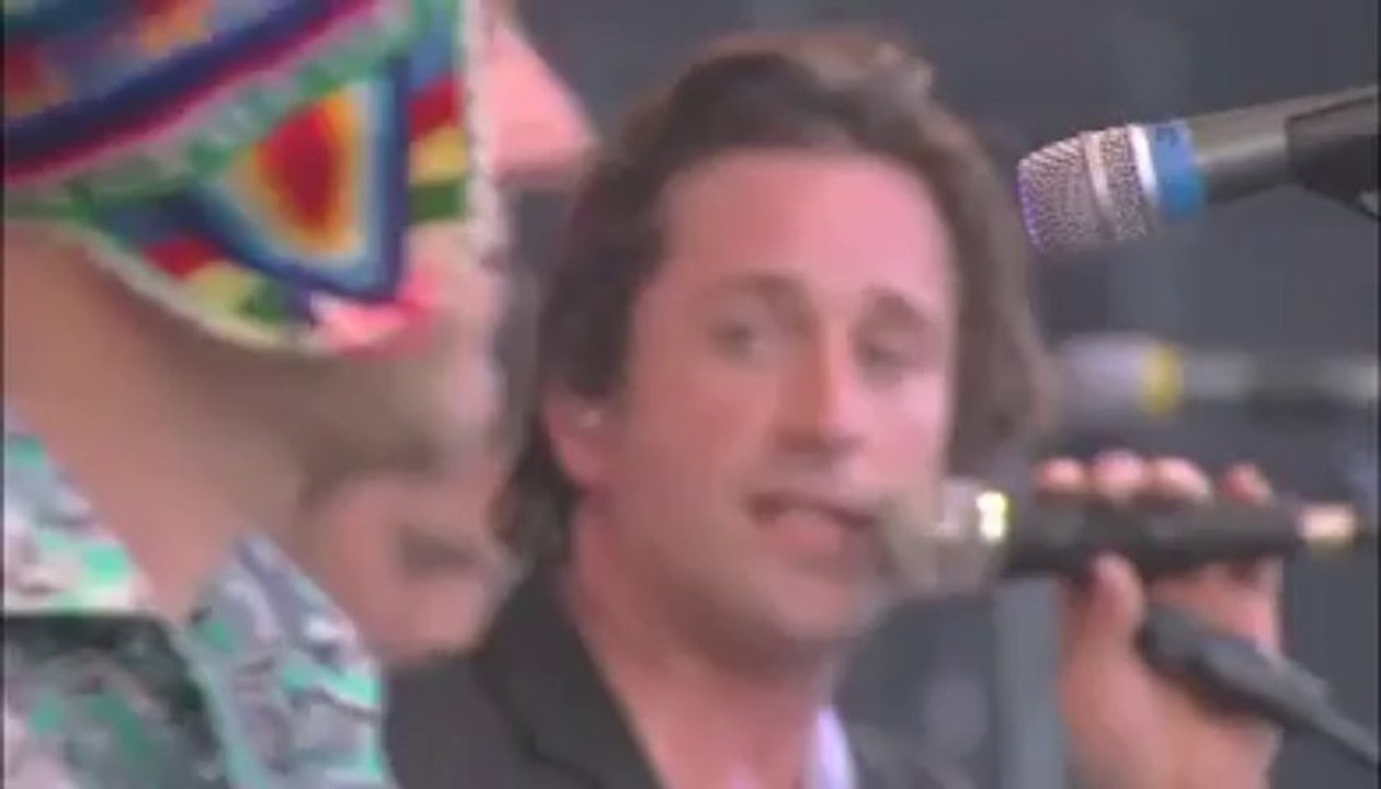 Vieilles Charrues. Thomas Dutronc s'essaye à l'espagnol