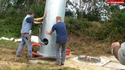 Quimper. Il plante une éolienne de 24 m chez lui !