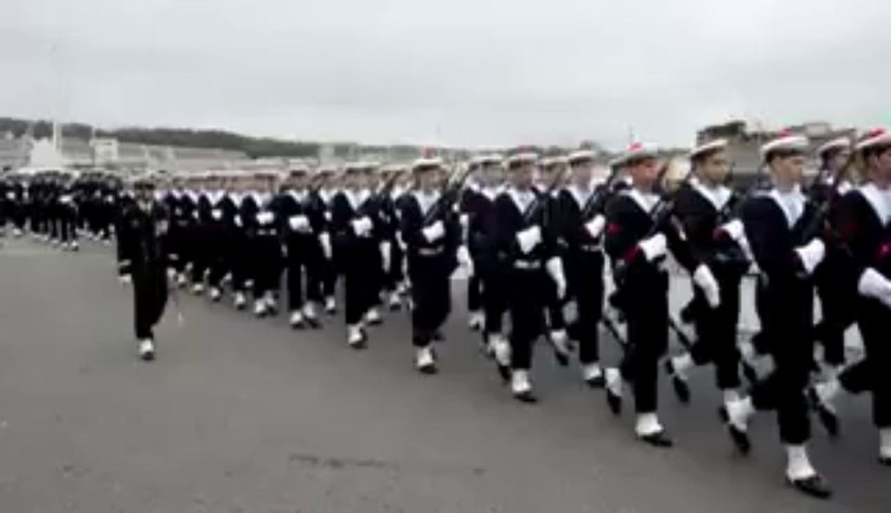 Défilé de fusiliers marins à Concarneau