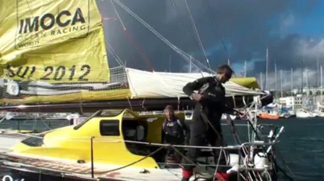 Vendée Globe. Bernard Stamm quitte Brest pour les Sables d'Olonne