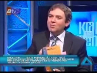 İsmet İnönü ihaneti - Atatürk'ün hazırlattıp okullarda okuttuğu Tarih kitaplarını değiştirmesi