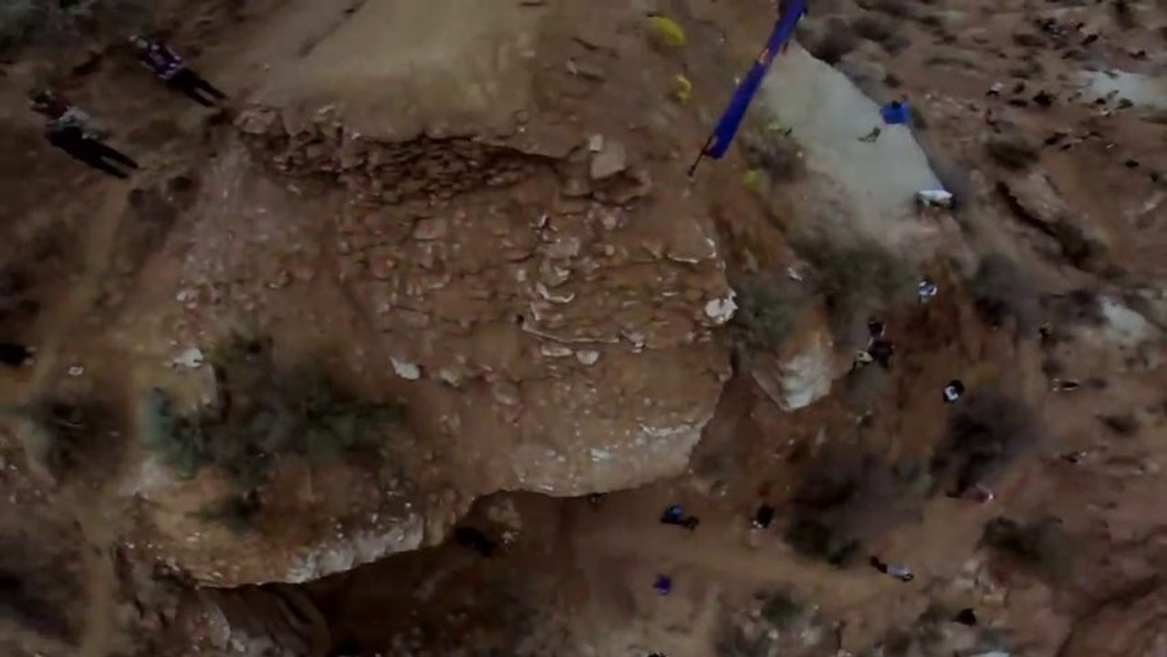 Backflip au dessus d'un Canyon de 72ft - Kelly McGarry Red Bull Rampage 2013