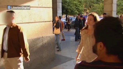 Alaya llega escoltada a los juzgados ante el acoso de los sindicatos