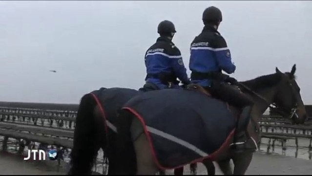 Grandcamp Les Huitres Surveillées par la Gendarmerie JTD 30-11-2011