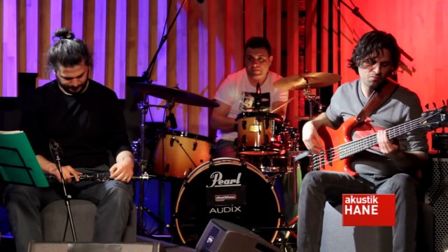 Hüsnü Arkan & Rojin - Dağlar / #akustikhane #GarajKonserleri