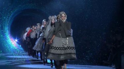 Style.com Fashion Shows - Paris Highlights: Fall 2009 Ready-to-Wear