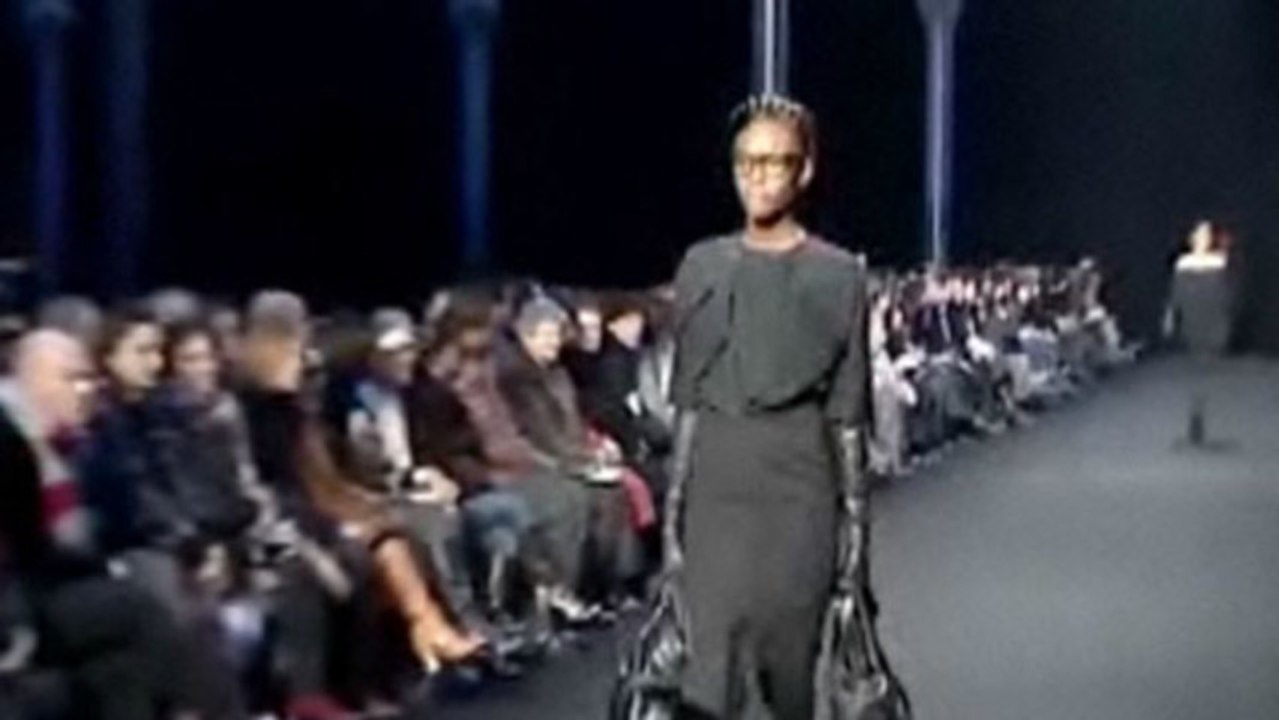 Style.com Fashion Shows - Givenchy: Fall 2006 Ready-to-Wear