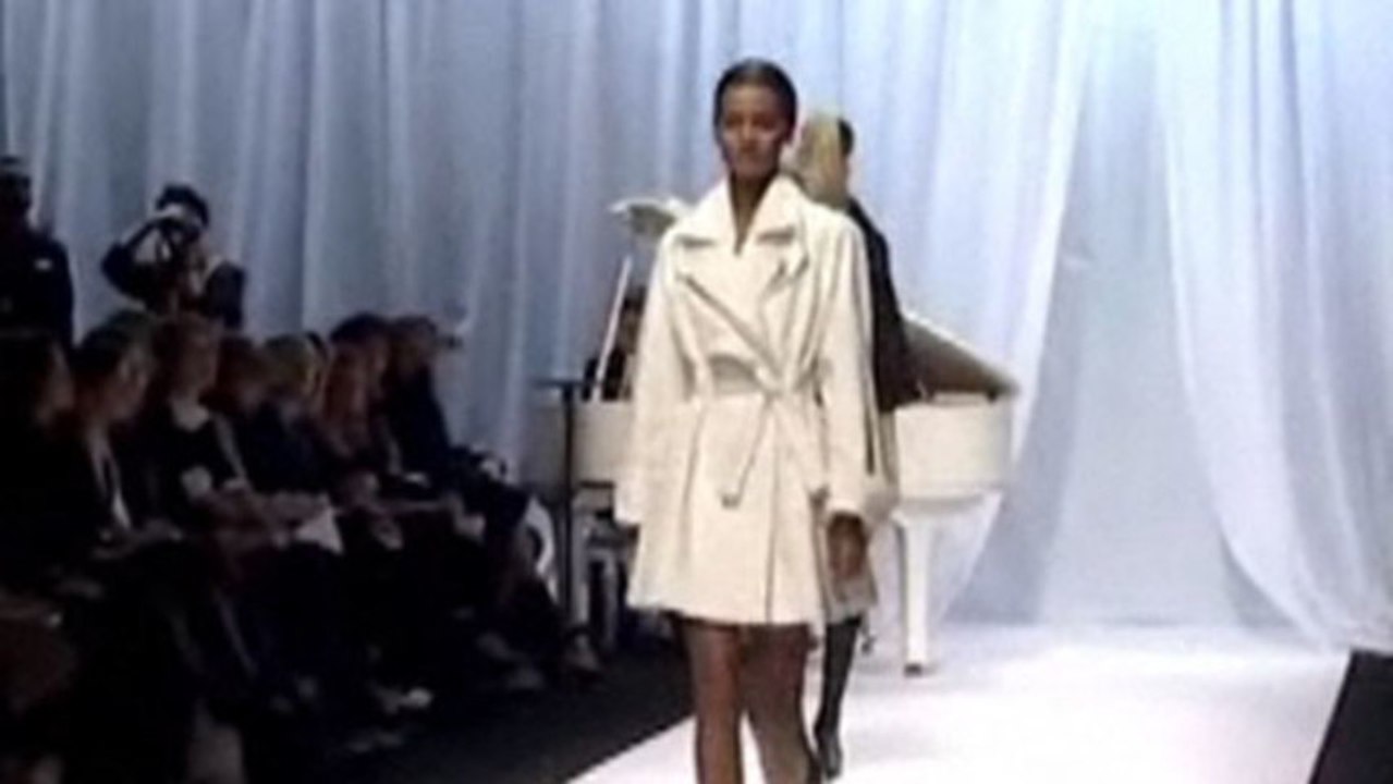 Style.com Fashion Shows - Hussein Chalayan: Fall 2006 Ready-to-Wear