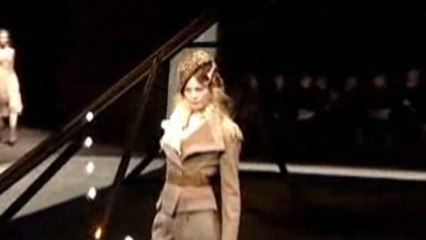 Fashion Shows - Alexander McQueen: Fall 2006 Ready-to-Wear